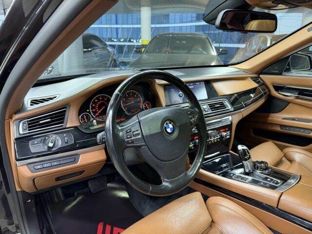 Черный БМВ 7 Серия, объемом двигателя 4.4 л и пробегом 290 тыс. км за 11900 $, фото 17 на Automoto.ua