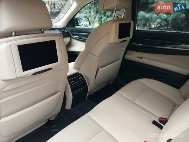 Черный БМВ 7 Серия, объемом двигателя 4.39 л и пробегом 32 тыс. км за 31990 $, фото 5 на Automoto.ua