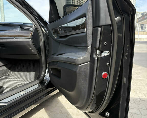 Черный БМВ 7 Серия, объемом двигателя 2.98 л и пробегом 250 тыс. км за 13500 $, фото 14 на Automoto.ua