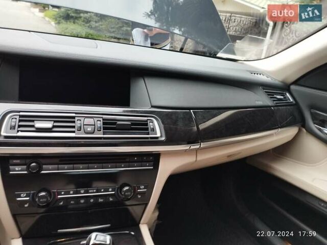 Черный БМВ 7 Серия, объемом двигателя 4.39 л и пробегом 32 тыс. км за 31990 $, фото 16 на Automoto.ua