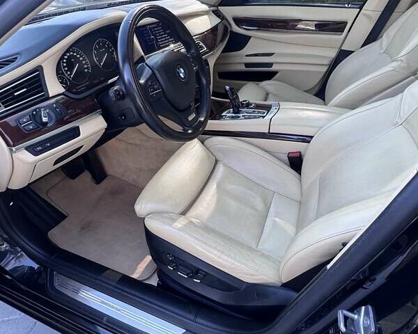 Черный БМВ 7 Серия, объемом двигателя 4.39 л и пробегом 213 тыс. км за 13700 $, фото 6 на Automoto.ua