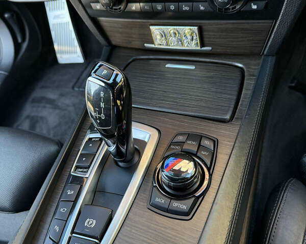 Черный БМВ 7 Серия, объемом двигателя 4.4 л и пробегом 260 тыс. км за 11900 $, фото 19 на Automoto.ua