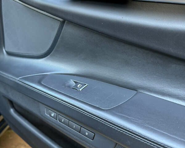 Черный БМВ 7 Серия, объемом двигателя 4.4 л и пробегом 260 тыс. км за 11900 $, фото 20 на Automoto.ua