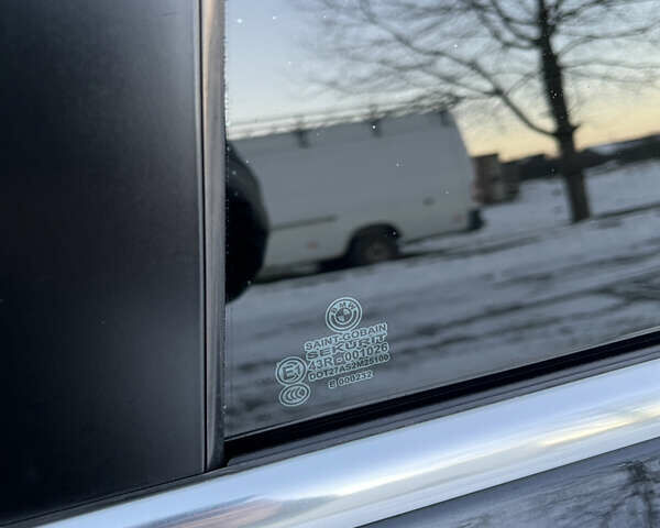 Черный БМВ 7 Серия, объемом двигателя 2.99 л и пробегом 281 тыс. км за 14900 $, фото 18 на Automoto.ua