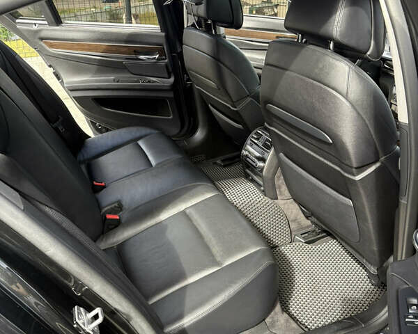 Черный БМВ 7 Серия, объемом двигателя 2.98 л и пробегом 250 тыс. км за 13500 $, фото 10 на Automoto.ua