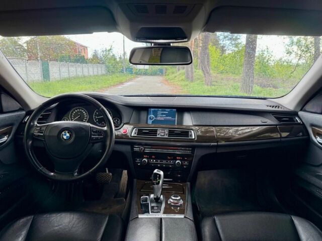 Черный БМВ 7 Серия, объемом двигателя 4.4 л и пробегом 220 тыс. км за 4300 $, фото 5 на Automoto.ua