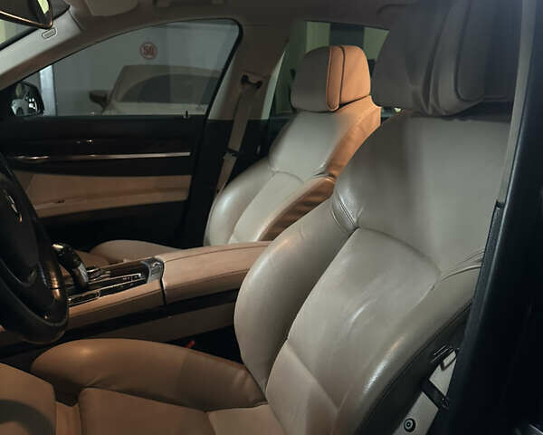Черный БМВ 7 Серия, объемом двигателя 2.98 л и пробегом 179 тыс. км за 11900 $, фото 9 на Automoto.ua