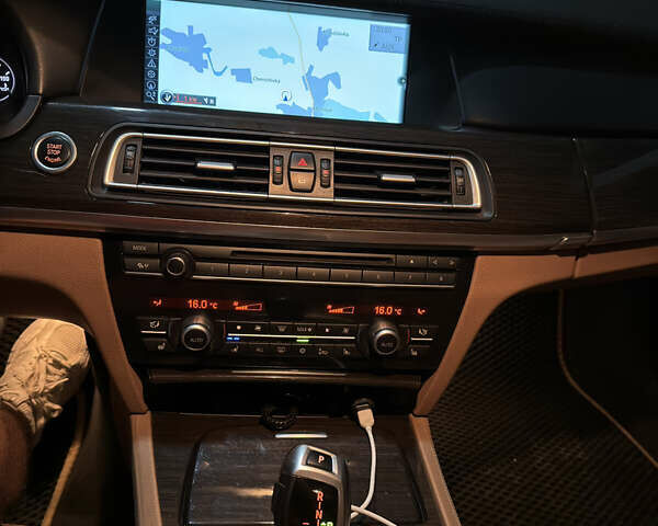 Черный БМВ 7 Серия, объемом двигателя 2.99 л и пробегом 230 тыс. км за 19000 $, фото 9 на Automoto.ua