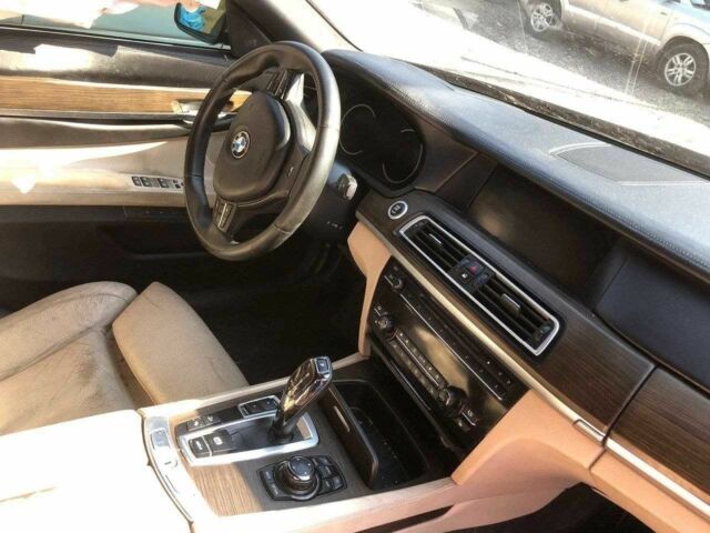 Чорний БМВ 7 Серія, об'ємом двигуна 3 л та пробігом 250 тис. км за 8678 $, фото 12 на Automoto.ua