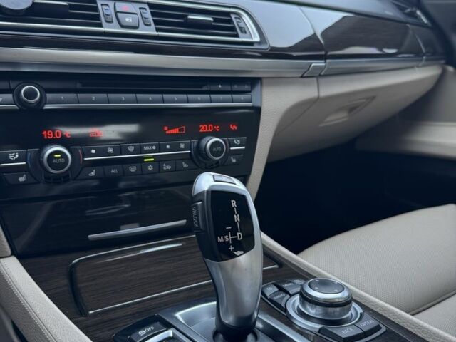 Черный БМВ 7 Серия, объемом двигателя 4.4 л и пробегом 80 тыс. км за 19333 $, фото 4 на Automoto.ua