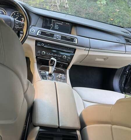 Черный БМВ 7 Серия, объемом двигателя 2.99 л и пробегом 400 тыс. км за 10000 $, фото 14 на Automoto.ua
