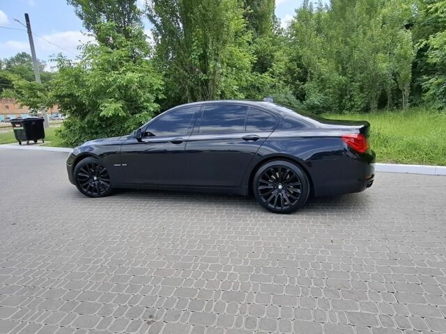 Черный БМВ 7 Серия, объемом двигателя 0 л и пробегом 180 тыс. км за 15500 $, фото 13 на Automoto.ua