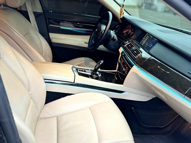 Чорний БМВ 7 Серія, об'ємом двигуна 3 л та пробігом 200 тис. км за 12400 $, фото 12 на Automoto.ua