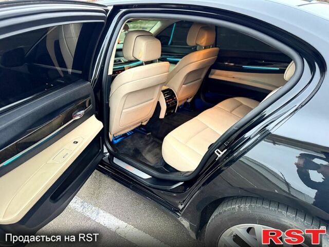 Чорний БМВ 7 Серія, об'ємом двигуна 3 л та пробігом 200 тис. км за 12400 $, фото 9 на Automoto.ua