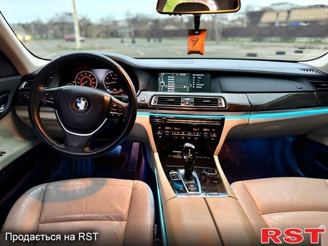 Чорний БМВ 7 Серія, об'ємом двигуна 3 л та пробігом 200 тис. км за 12400 $, фото 10 на Automoto.ua