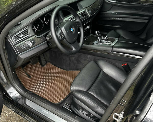 Черный БМВ 7 Серия, объемом двигателя 3 л и пробегом 260 тыс. км за 16500 $, фото 8 на Automoto.ua