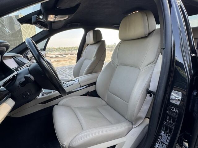 Черный БМВ 7 Серия, объемом двигателя 4.4 л и пробегом 80 тыс. км за 19333 $, фото 12 на Automoto.ua