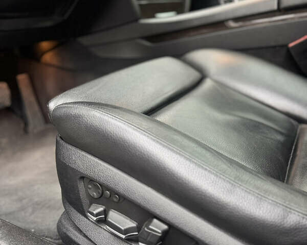 Черный БМВ 7 Серия, объемом двигателя 2.99 л и пробегом 278 тыс. км за 17500 $, фото 18 на Automoto.ua