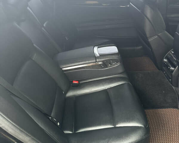 Черный БМВ 7 Серия, объемом двигателя 3 л и пробегом 260 тыс. км за 16500 $, фото 13 на Automoto.ua