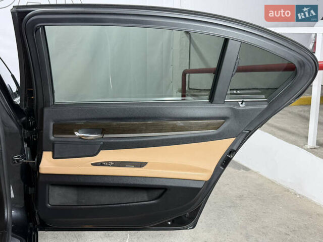 Черный БМВ 7 Серия, объемом двигателя 3 л и пробегом 200 тыс. км за 11200 $, фото 39 на Automoto.ua