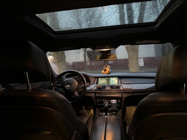 Черный БМВ 7 Серия, объемом двигателя 3 л и пробегом 240 тыс. км за 15500 $, фото 6 на Automoto.ua