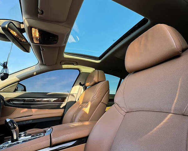 Черный БМВ 7 Серия, объемом двигателя 2.99 л и пробегом 302 тыс. км за 20000 $, фото 12 на Automoto.ua