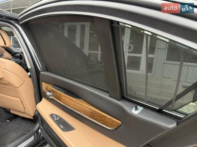 Черный БМВ 7 Серия, объемом двигателя 3 л и пробегом 207 тыс. км за 15900 $, фото 27 на Automoto.ua