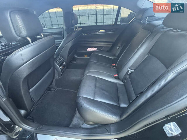 Черный БМВ 7 Серия, объемом двигателя 2.98 л и пробегом 222 тыс. км за 11000 $, фото 12 на Automoto.ua