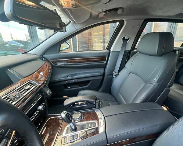 Черный БМВ 7 Серия, объемом двигателя 0 л и пробегом 21 тыс. км за 140473 $, фото 6 на Automoto.ua