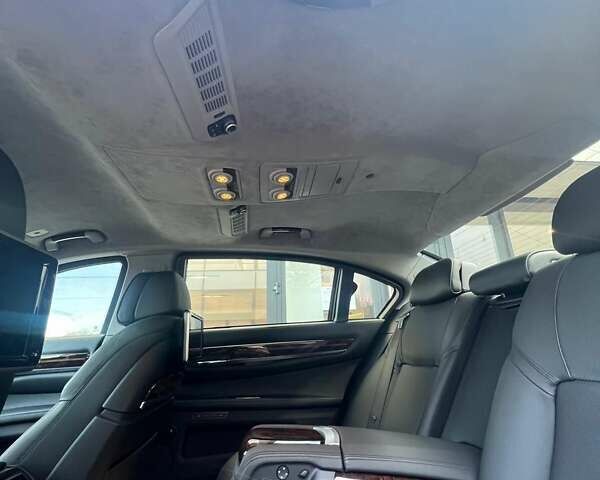 Черный БМВ 7 Серия, объемом двигателя 0 л и пробегом 21 тыс. км за 140473 $, фото 9 на Automoto.ua