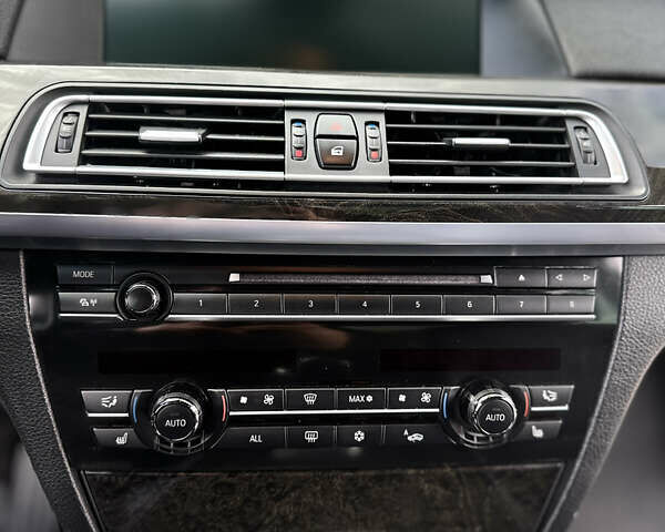 Черный БМВ 7 Серия, объемом двигателя 2.99 л и пробегом 240 тыс. км за 16900 $, фото 44 на Automoto.ua