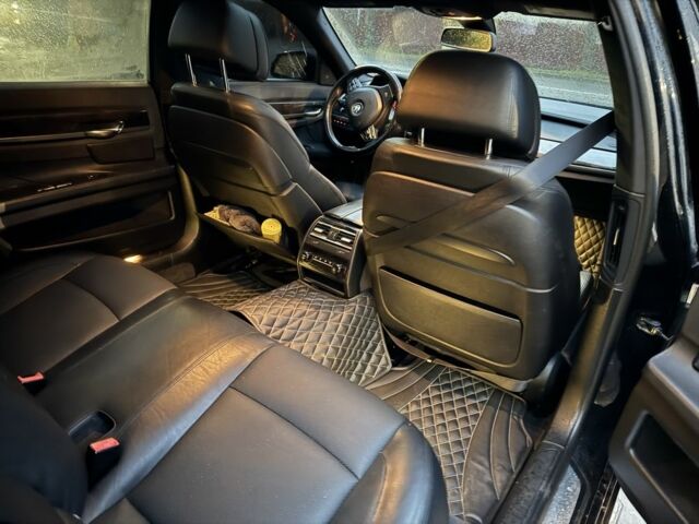 Черный БМВ 7 Серия, объемом двигателя 3 л и пробегом 240 тыс. км за 15500 $, фото 5 на Automoto.ua