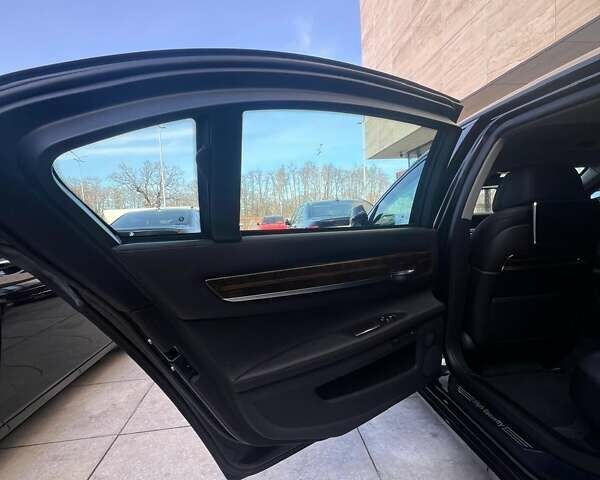 Черный БМВ 7 Серия, объемом двигателя 0 л и пробегом 21 тыс. км за 140473 $, фото 12 на Automoto.ua