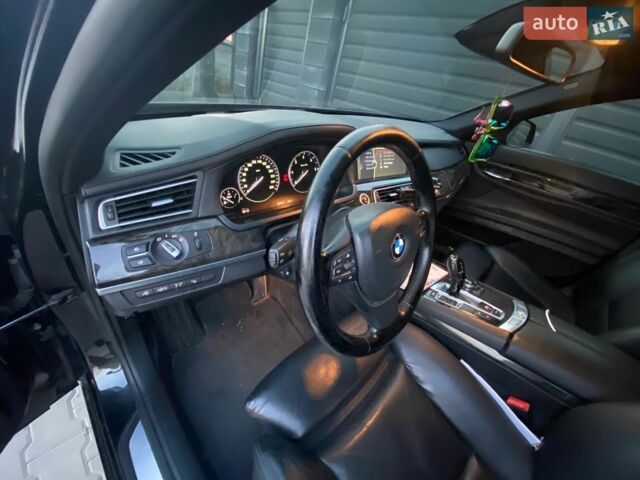Чорний БМВ 7 Серія, об'ємом двигуна 2.99 л та пробігом 260 тис. км за 15000 $, фото 11 на Automoto.ua