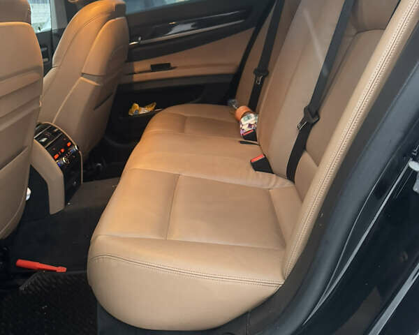 Черный БМВ 7 Серия, объемом двигателя 2.99 л и пробегом 270 тыс. км за 17999 $, фото 8 на Automoto.ua