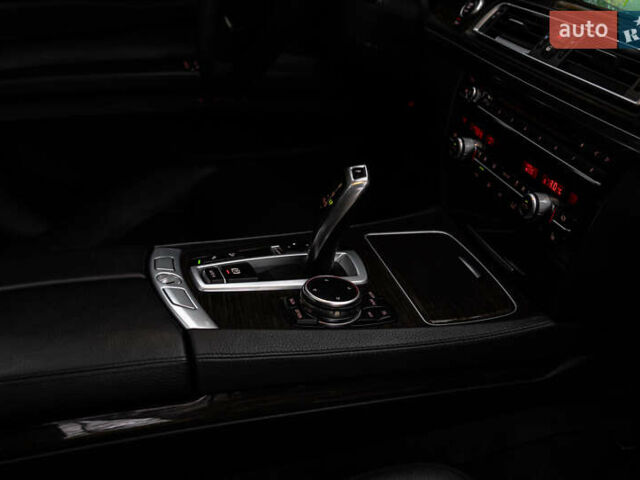 Черный БМВ 7 Серия, объемом двигателя 2.99 л и пробегом 230 тыс. км за 24900 $, фото 25 на Automoto.ua