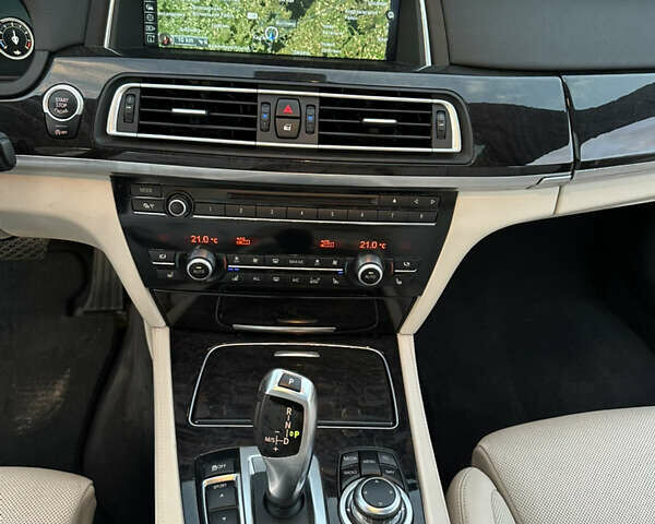 Черный БМВ 7 Серия, объемом двигателя 2.99 л и пробегом 80 тыс. км за 27900 $, фото 47 на Automoto.ua