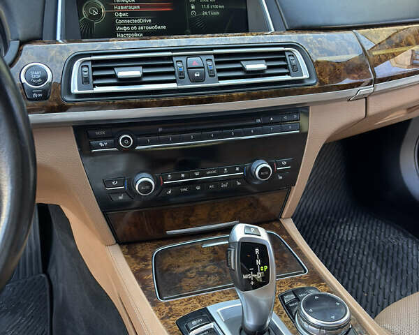 Черный БМВ 7 Серия, объемом двигателя 3 л и пробегом 196 тыс. км за 18600 $, фото 4 на Automoto.ua