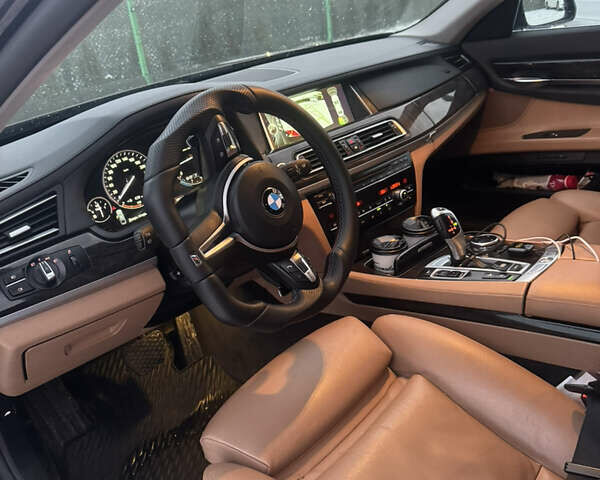 Черный БМВ 7 Серия, объемом двигателя 2.99 л и пробегом 270 тыс. км за 17999 $, фото 18 на Automoto.ua