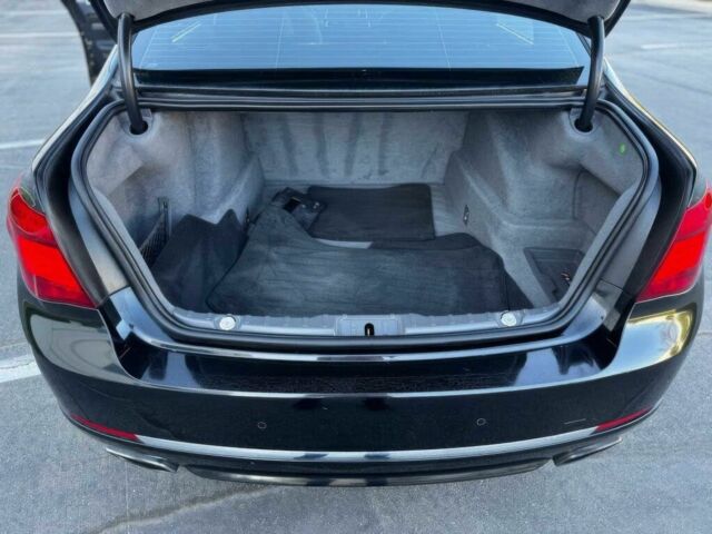 Черный БМВ 7 Серия, объемом двигателя 3 л и пробегом 83 тыс. км за 4300 $, фото 14 на Automoto.ua