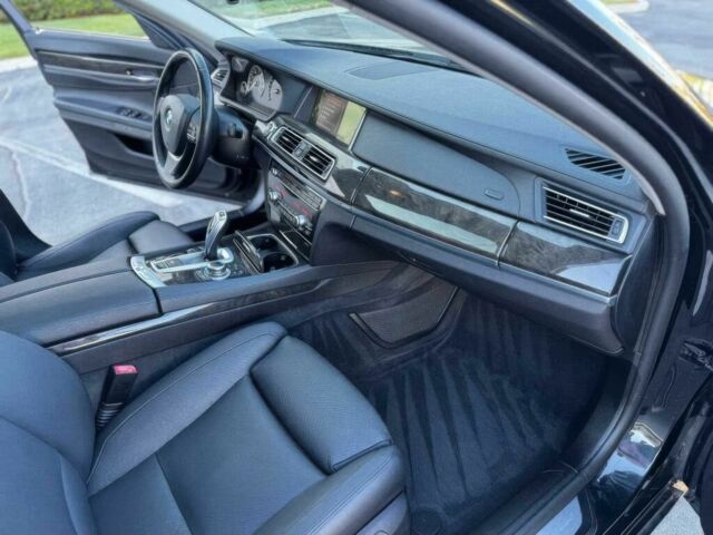 Черный БМВ 7 Серия, объемом двигателя 3 л и пробегом 83 тыс. км за 4300 $, фото 6 на Automoto.ua