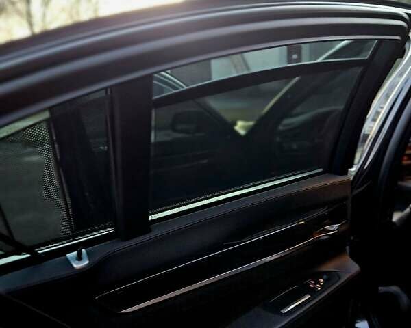Чорний БМВ 7 Серія, об'ємом двигуна 2.98 л та пробігом 157 тис. км за 20000 $, фото 22 на Automoto.ua