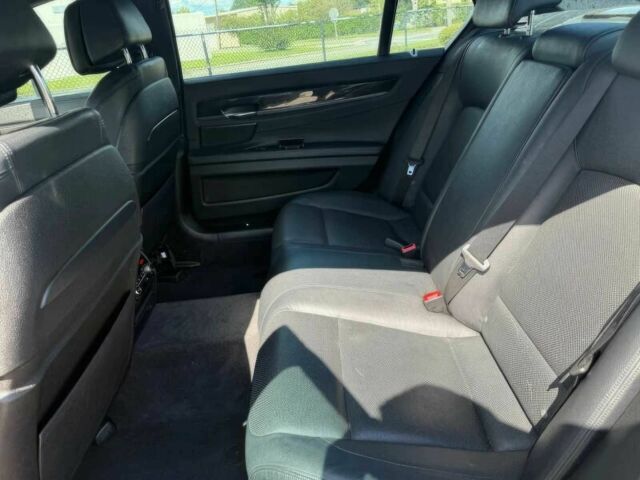 Черный БМВ 7 Серия, объемом двигателя 3 л и пробегом 80 тыс. км за 4400 $, фото 9 на Automoto.ua