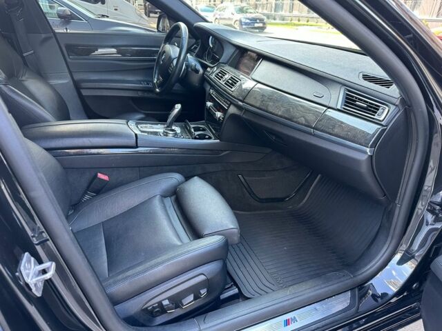 Черный БМВ 7 Серия, объемом двигателя 3 л и пробегом 250 тыс. км за 14000 $, фото 15 на Automoto.ua