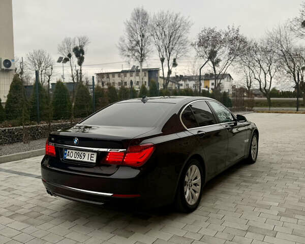 Черный БМВ 7 Серия, объемом двигателя 2.99 л и пробегом 242 тыс. км за 22000 $, фото 7 на Automoto.ua