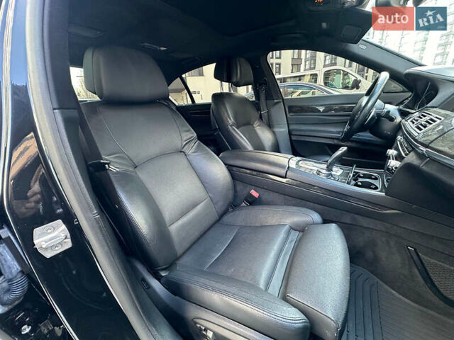 Черный БМВ 7 Серия, объемом двигателя 2.98 л и пробегом 245 тыс. км за 14000 $, фото 10 на Automoto.ua