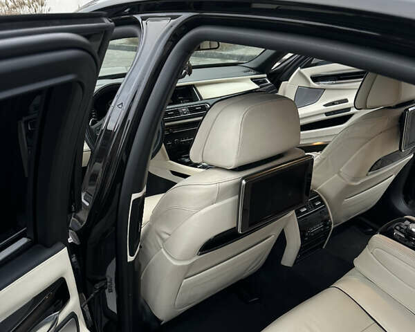 Черный БМВ 7 Серия, объемом двигателя 2.99 л и пробегом 275 тыс. км за 23500 $, фото 43 на Automoto.ua