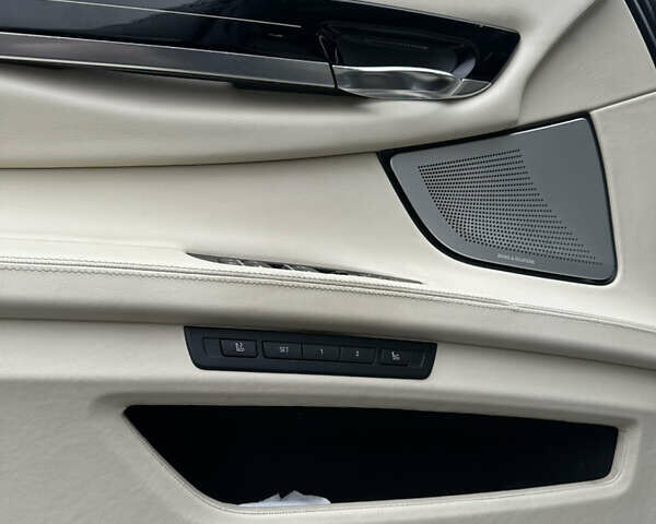 Черный БМВ 7 Серия, объемом двигателя 2.99 л и пробегом 275 тыс. км за 23500 $, фото 65 на Automoto.ua