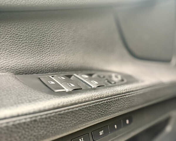 Черный БМВ 7 Серия, объемом двигателя 2.99 л и пробегом 242 тыс. км за 22000 $, фото 14 на Automoto.ua