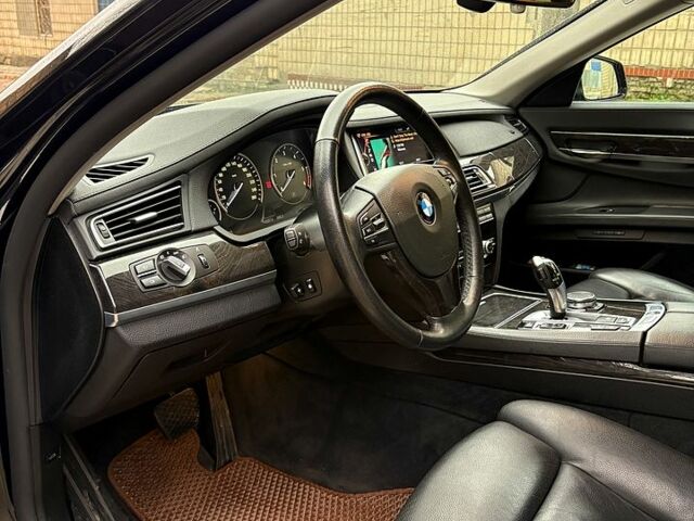 Черный БМВ 7 Серия, объемом двигателя 3 л и пробегом 168 тыс. км за 25999 $, фото 9 на Automoto.ua